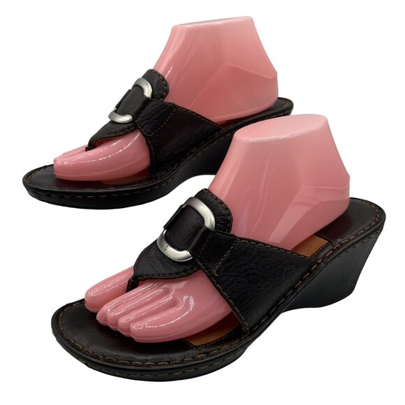 Born Womens 9 Brown Leather Wedge Sandals Thong Flip Flops Cushion Comfort - Picture 2 of 16